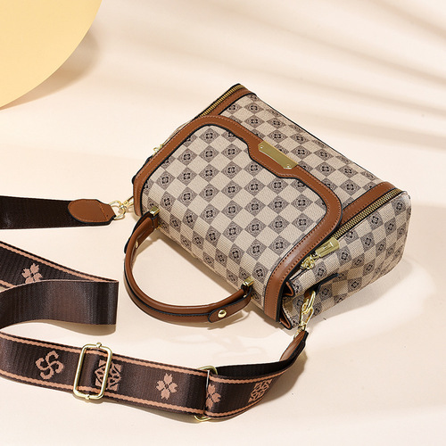 Women's handbag single shoulder crossbody bag trendy 2024 fashion bag atmospheric mom bag large capacity simple brand