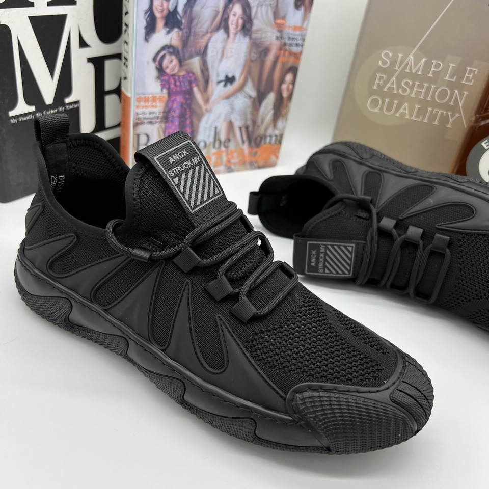남성 신발 2025년 봄 여름 신상품 통기성 메쉬 소재 부드러운 밑창 캐주얼 아웃도어 8발톱 밑창 개성 있는 스포츠화