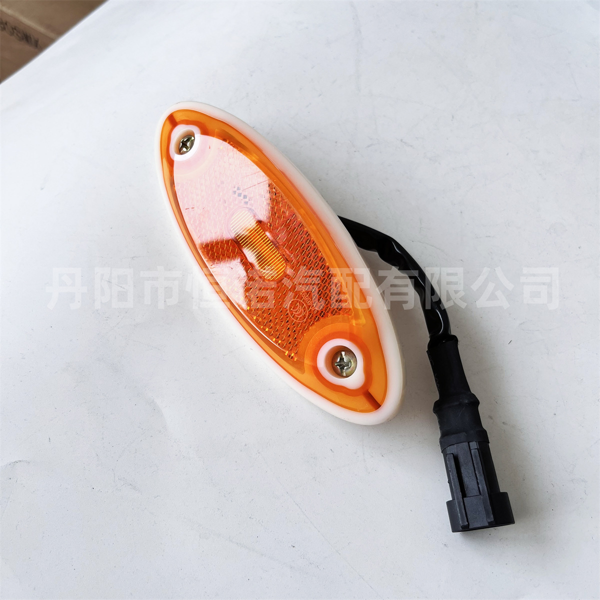 Fábrica de suministro de tres bombas C6C8 luces laterales luces de dirección / General Zhonglian / Isuzu y otros tipos de luces de piernas