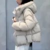 Молочно-белый