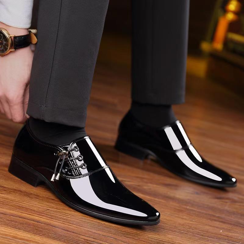 2025 nuevo elástico primavera y otoño zapatos de cuero para hombres zapatos de cuero suave de negocios casuales de cuero brillante zapatos casuales transfronterizos de cuero para hombres