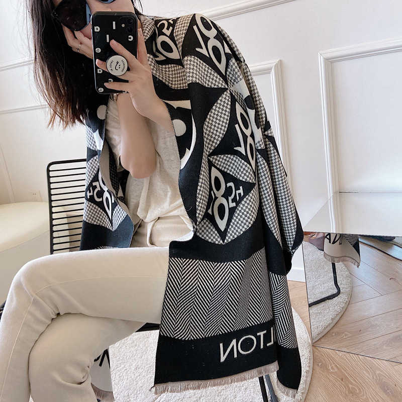 Otoño e invierno europeos y americanos Nueva bufanda cálida retro de Cachemira engrosada de doble cara bufanda de doble uso de aire acondicionado chal ropa exterior