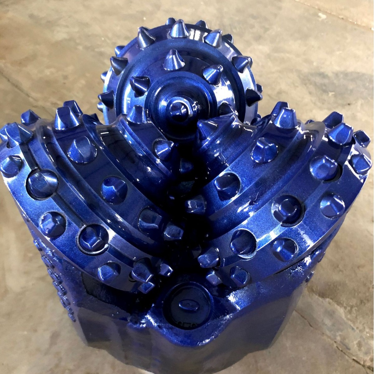 现货标准件深孔钻江215.9mm汉镶球齿iadc637石油三牙轮钻头