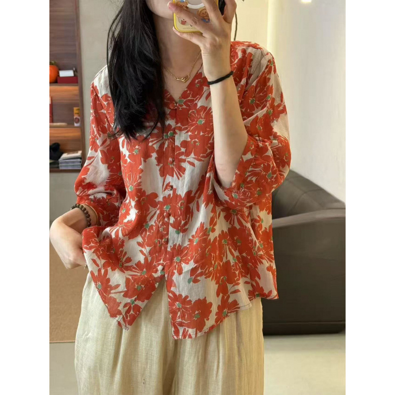 Non-Real Shot Summer Cotton and Linen Shirt Women's Quarter Sleeve 2025 Summer New Style Exquisite V Neck Retro Large Flower Top Women Non-Real Shot Summer Cotton and Linen Shirt Women's Quarter Sleeve 2025 Summer New Style Exquisite V Neck Retro Large Flower Top Women