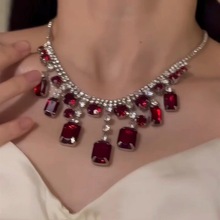 法式复古红宝石气质水晶项链高级感小众设计颈链女宫廷港风锁骨链