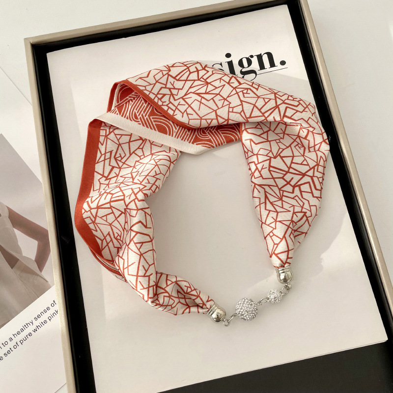 Primavera y verano nueva celebridad en línea mismo estilo banda de pelo bufanda correa de muñeca perezoso multi-funcional hebilla de succión magnética pequeña bufanda Venta caliente