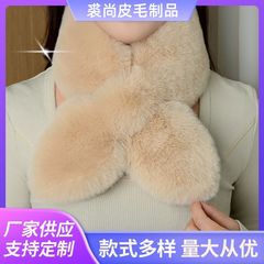マフラーの女性の冬のタイプは厚くて暖かいです。