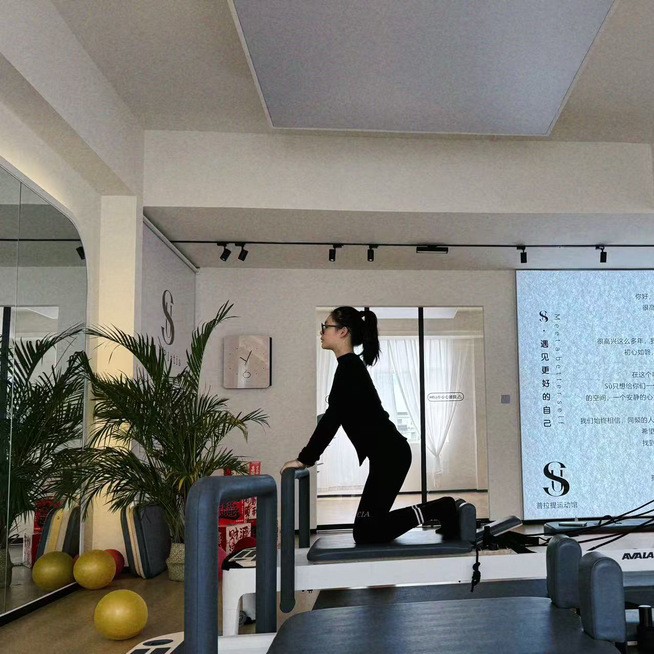 Directo de fábrica profesional de fitness deportes Calcetines antideslizantes dispensación de goma empeine correa cruzada calcetines de yoga calcetines de piso de baile