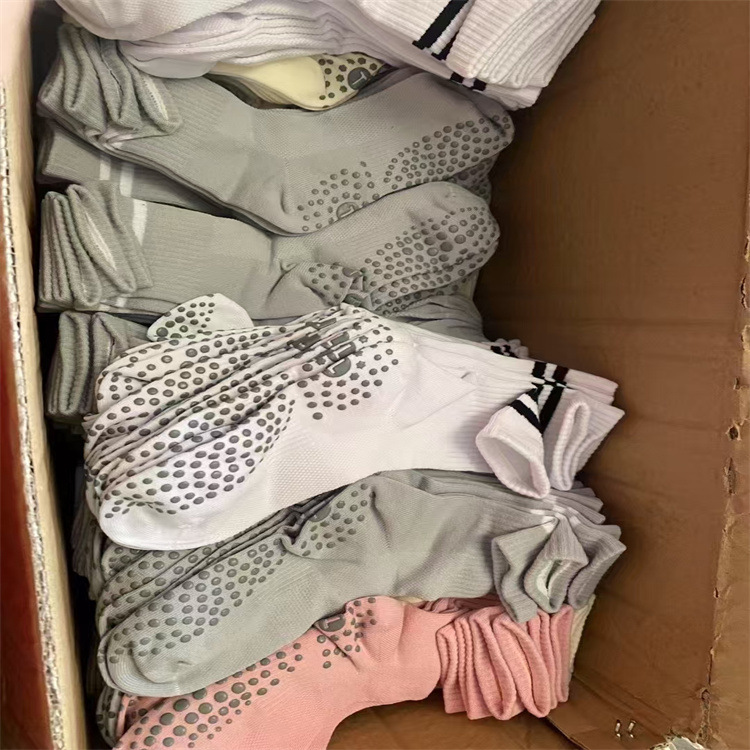 Thin non-slip design socks for yoga