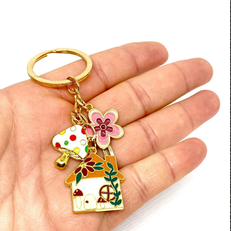 滴油动漫房子兔子钥匙扣金属可爱彩色钥匙链挂件装饰儿童书店礼品