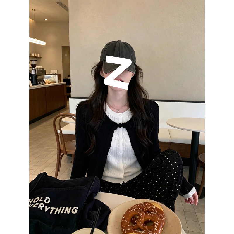 In-stock casual black and white color-blocked long-sleeved knit cardigan for women, 2026 new autumn collection, sophisticated and stylish