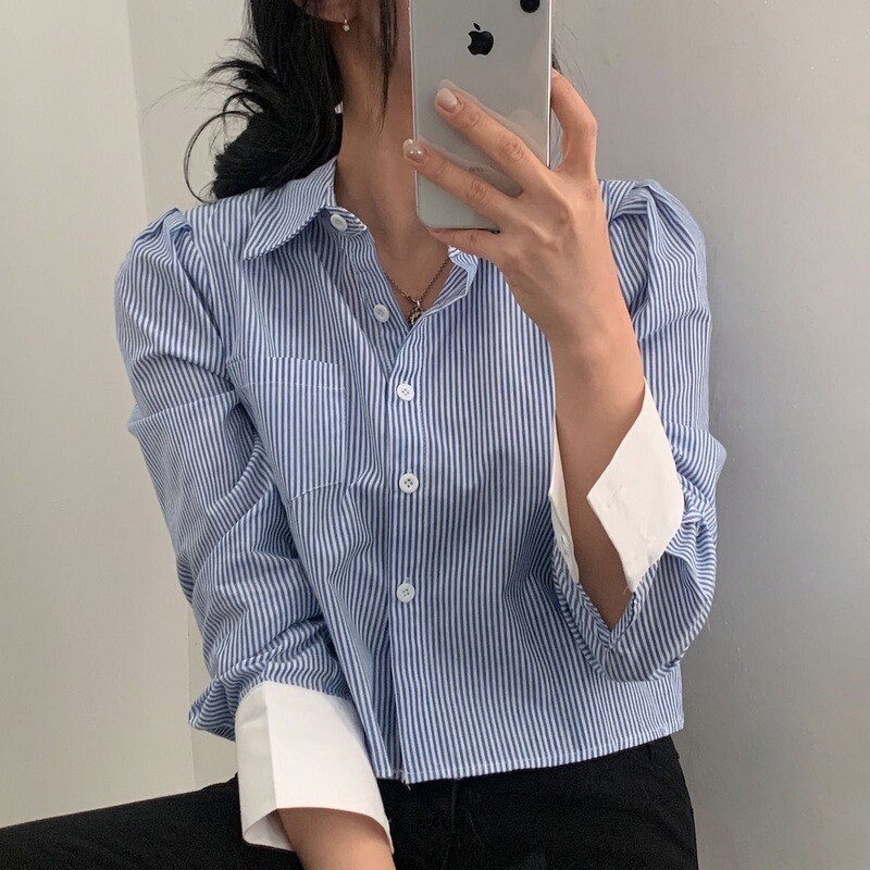 Korean-style new spring and autumn casual shirt with a chic design, a unique and stylish short-length top, long-sleeved, versatile, and striped Korean-style new spring and autumn casual shirt with a chic design, a unique and stylish short-length top, long-sleeved, versatile, and striped