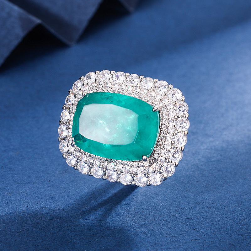 2024 nueva joyería Zhuang Shengsheng, fondo de cobre, esmeralda de simulación chapada en oro, traje retro rectangular gordo femenino 13*18