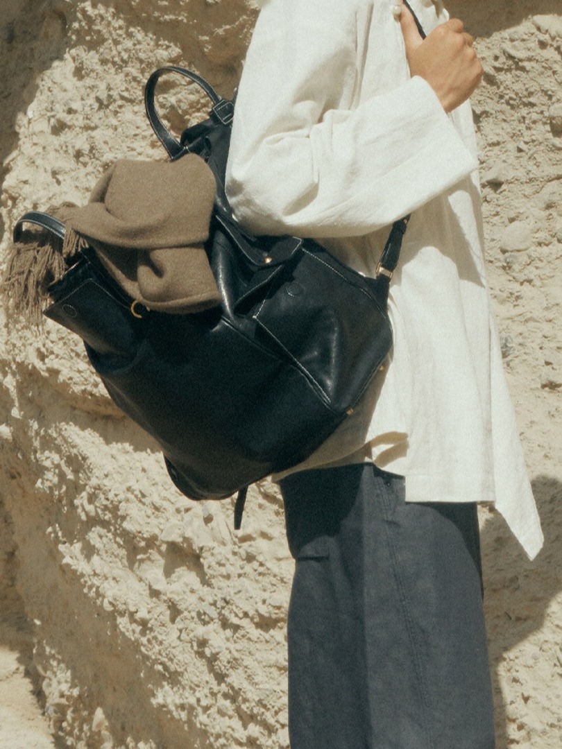 宋山下には追跡シリーズの大サイズのリュックサックがあります。