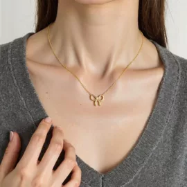 项链;手链;耳钉