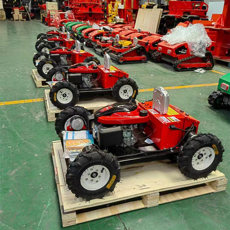 林业园林履带式割草机 汽油发动机远程遥控割草机 堤坝边界除草机
