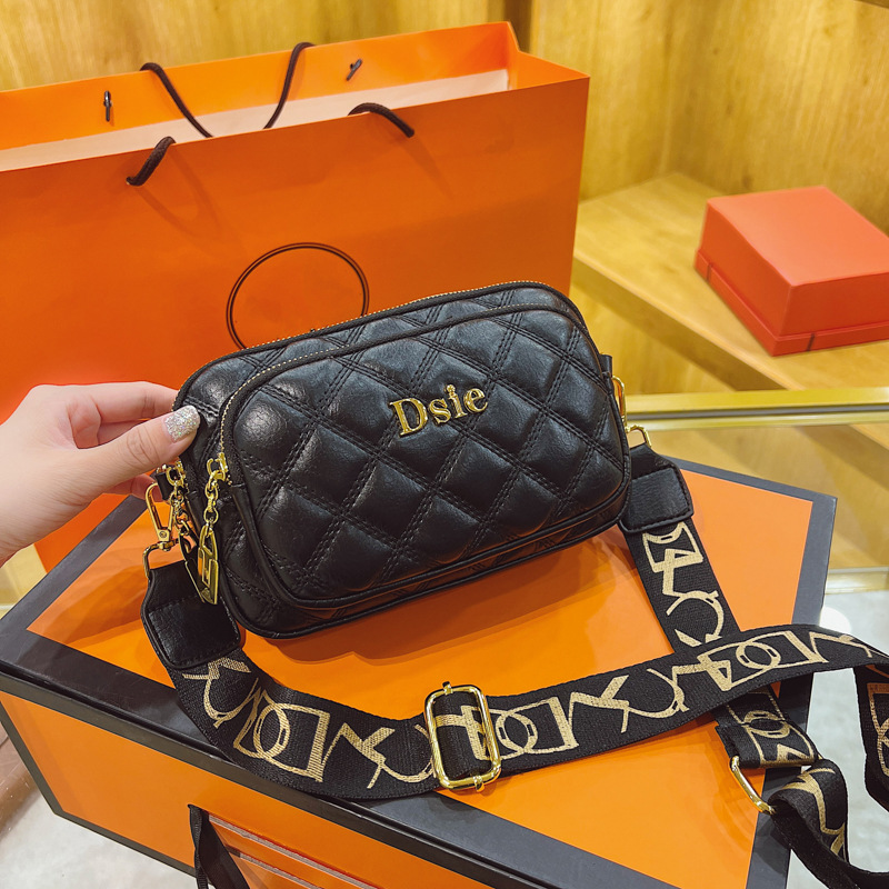 Baobao Damen 2024 Neue Mode Xiaoxiangfeng Lingge Bestickte Faden Schulter Vielseitige Crossbody Tidal Dreischichtige_voghion.com