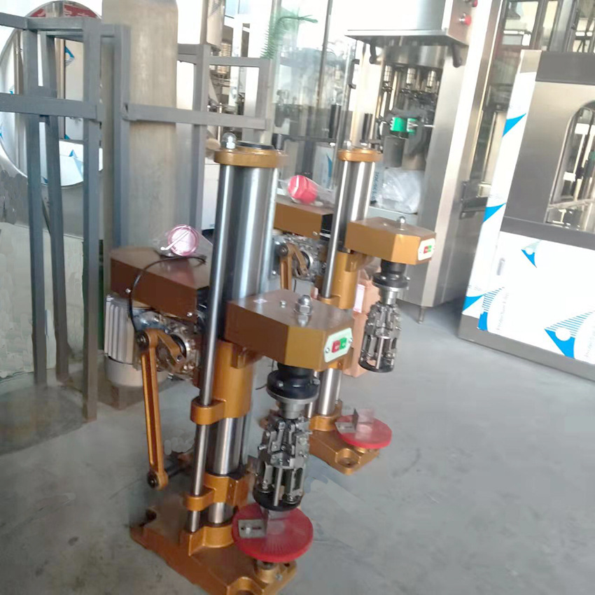 小型牛栏山旋盖封口机 半自动牛二瓶锁盖机 白酒铝盖旋盖机