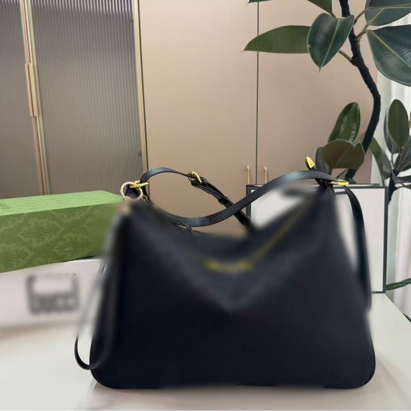 Gucci Tote Bag, Classic Double g Canvas, Vintage and Elegant, Soft, Lightweight, Large Capacity, Practical and Stylish Gucci Tote Bag, Classic Double g Canvas, Vintage and Elegant, Soft, Lightweight, Large Capacity, Practical and Stylish