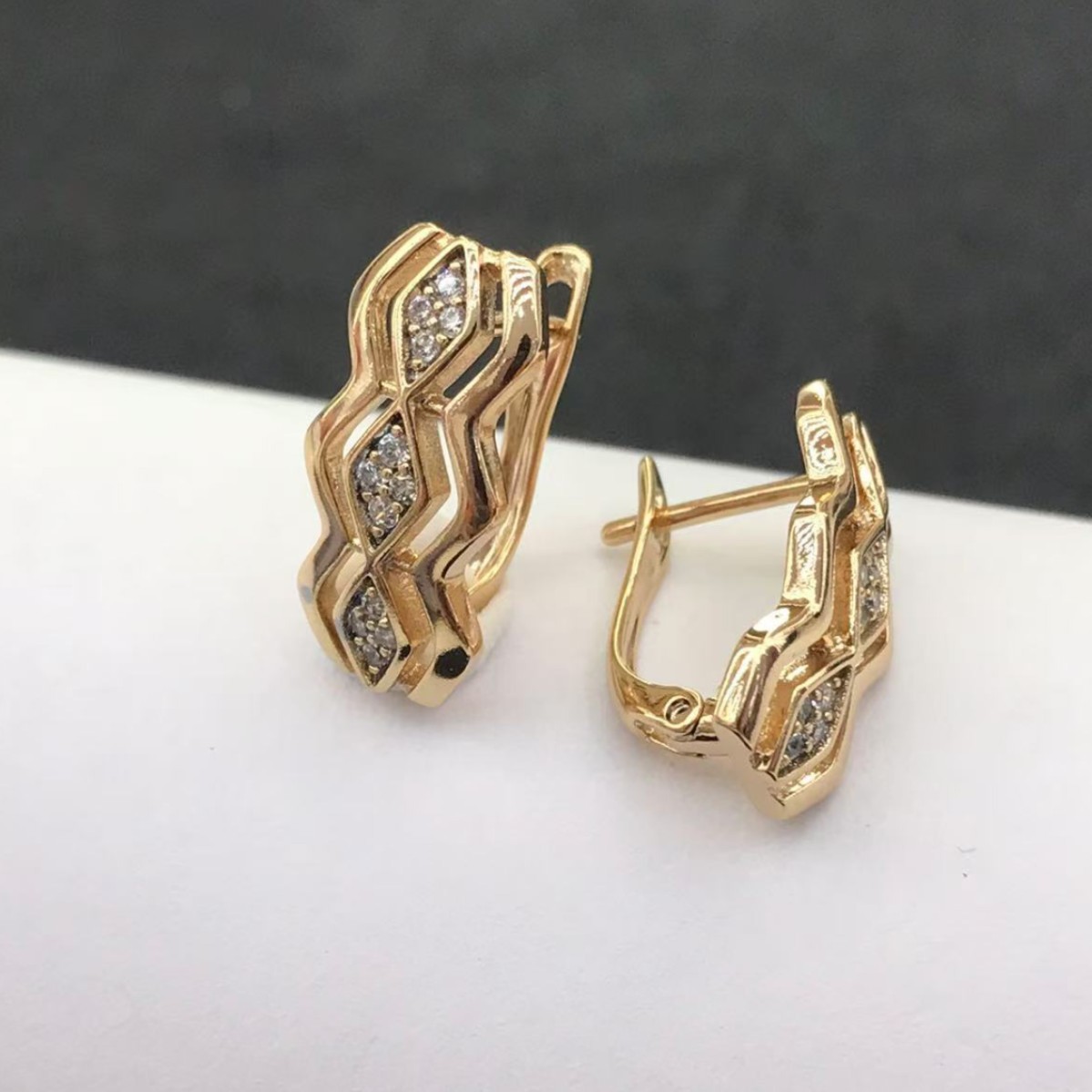 Pendientes de Oreja Estilo Ruso Vintage con Baño de Oro de 18k de Xuping, Incrustados con Circonita, Elegantes