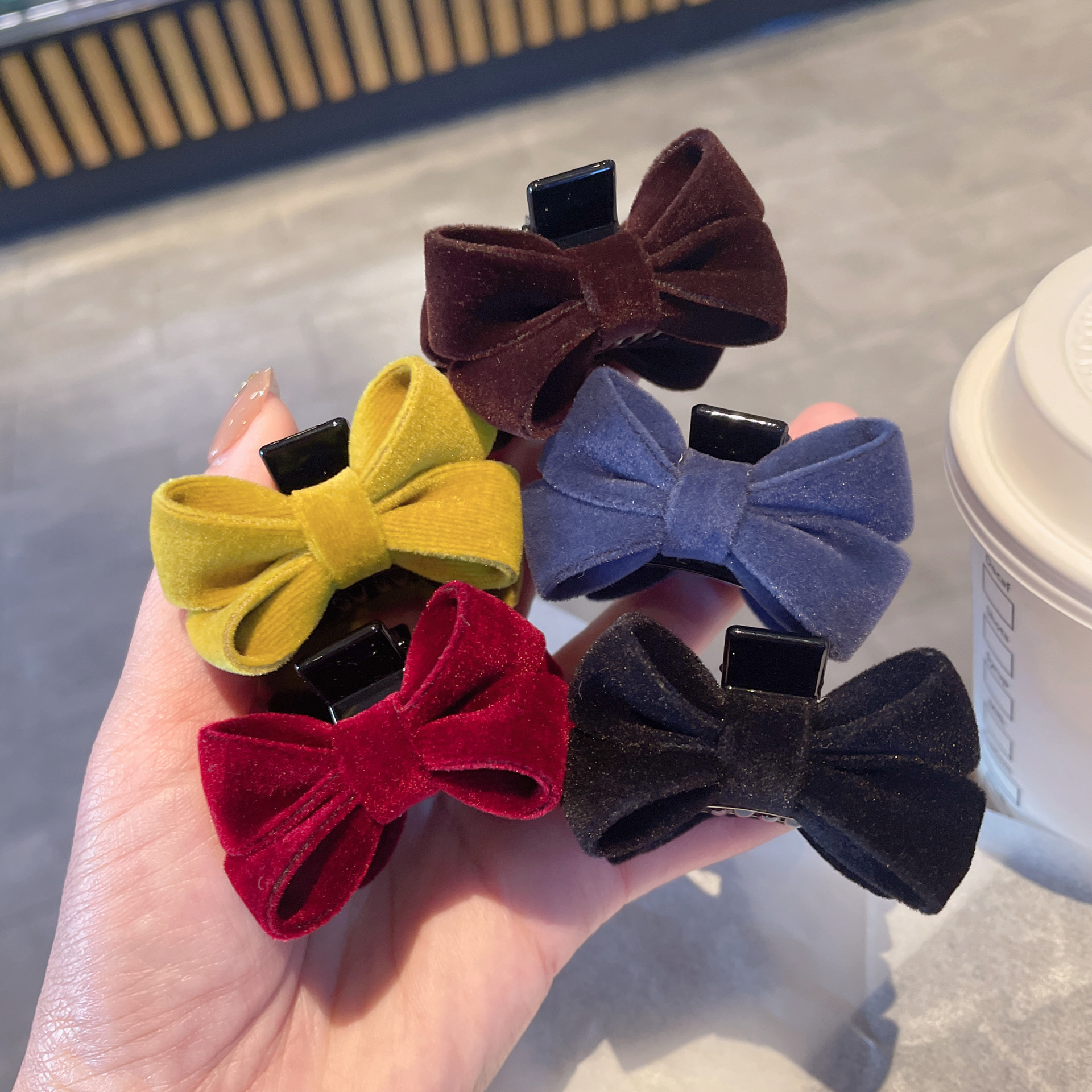 Princess Hepburn Retro Colorful Velvet Bow Hairpin Women's French Retro High-End Bangs Clip Headwear Grabber