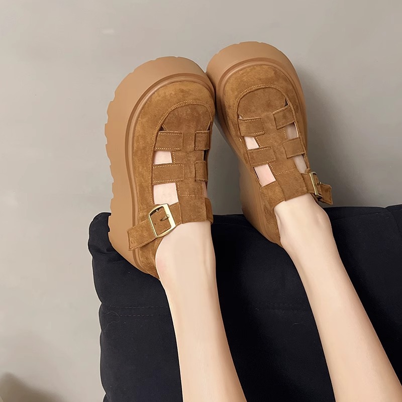 2025 verano nuevo estilo Baotou sandalias romanas mujer hueca pequeño tejido jaulas de cerdo zapatos retro de suela gruesa