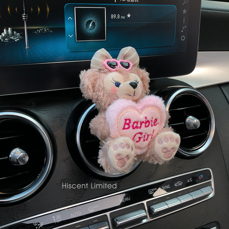 2025 nuevo coche muñeca oso de felpa Tamiflu coche aromaterapia de salida de aire decoración interior accesorios de coche decoración mujer