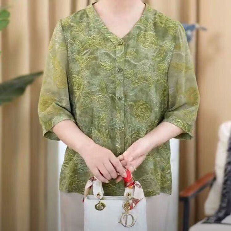 Green Printed Thin Three-Quarter Sleeve Shirt for Middle-Aged and Elderly Women, Loose-Fitting Plus-Size Slimming Top Suitable for Summer Wear