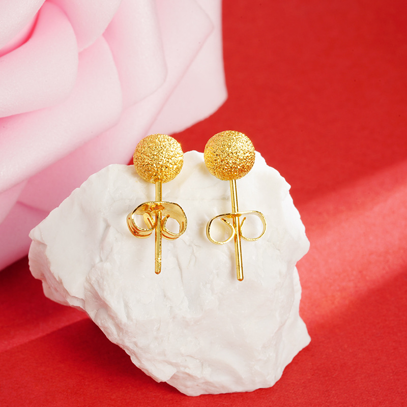 Pequeños pernos de orejas coreanos de perlas de orejas de frijol personalidad simple sensación de diseño de lujo ligero esmerilado joyas de perlas de arena brillante para chicas