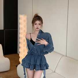 适美复古辣妹牛仔翻领纽扣连衣裙女春季小众气质收腰显瘦短裙