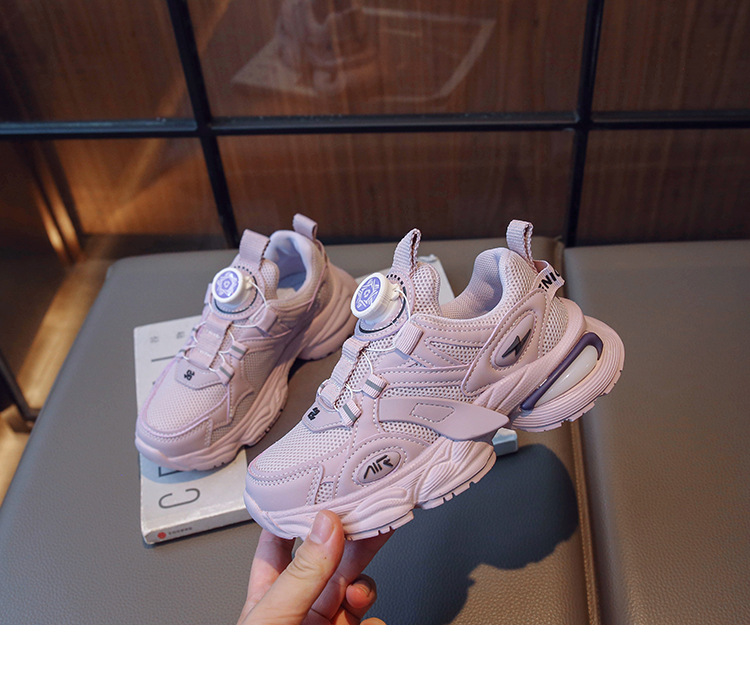 Barnsneakers i ventilerande mesh med vridlås_voghion.com