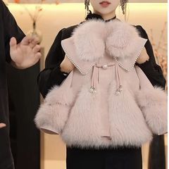 女の子の毛皮のコート冬2024年の冬服の子供のベルベットのパーカー服の子供は毛皮のように綿の服を厚くしている