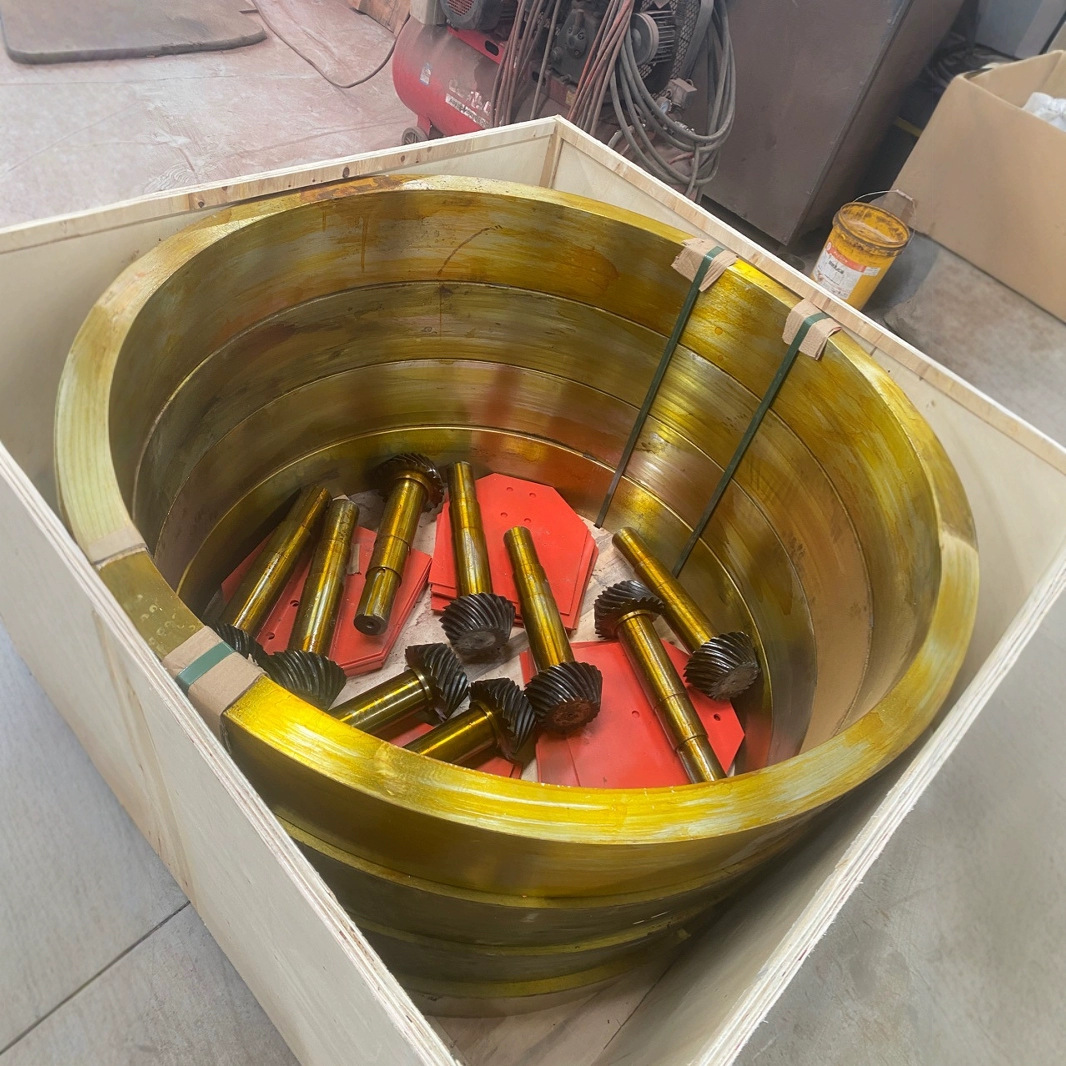 MTW130磨粉机磨环5r磨辊总成减速机齿轮减速机输入轴