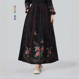 2026新款新中式重工刺绣马面裙女民族风复古提花松紧腰半身裙长裙