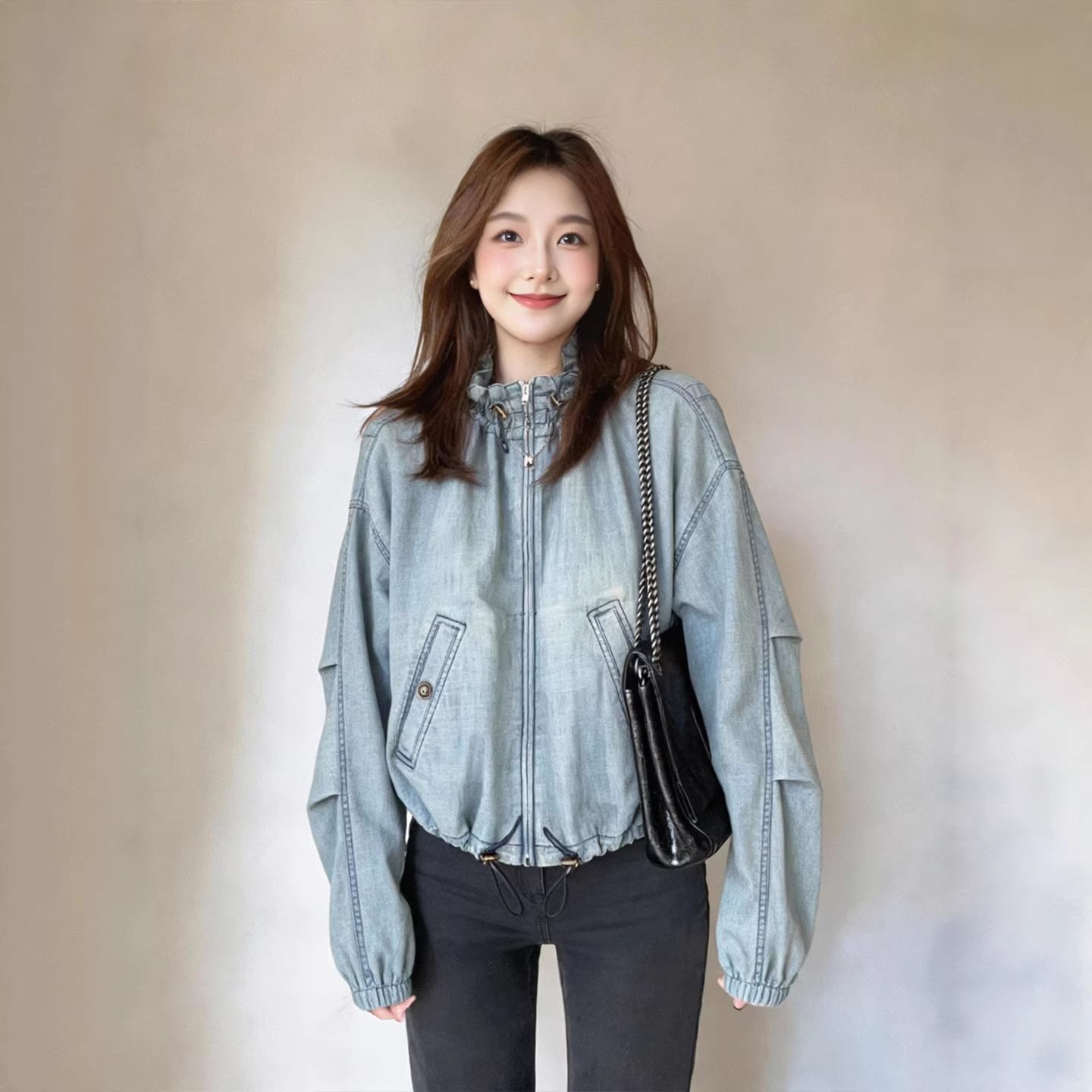 Korean-style relaxed retro blue washed denim jacket for women, new spring/summer 2026 style, zipper and drawstring short jacket.
