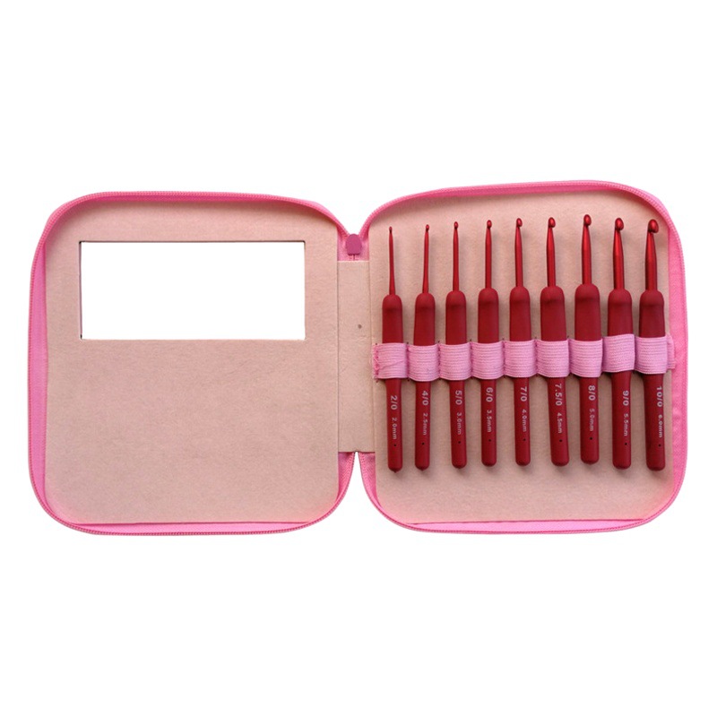 Nuevas herramientas de tejer traje de ganchillo de aluminio de silicona TPR crochet mango rojo recubierto de aluminio crochet conjunto completo de 9 pu bolsas