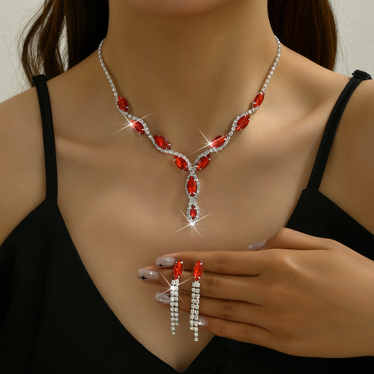 Set gioielli sposa con collana a goccia marquise e orecchini_voghion.com