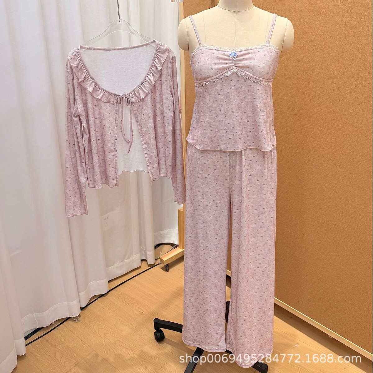 春季莫代尔睡衣性感吊带碎花三件套带胸垫套装小清新家居服外出服