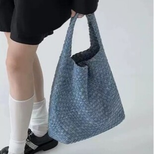�߼�����Ⱦţ�а� �ֹ����������ذ���Ů��2026�¿�����μ��