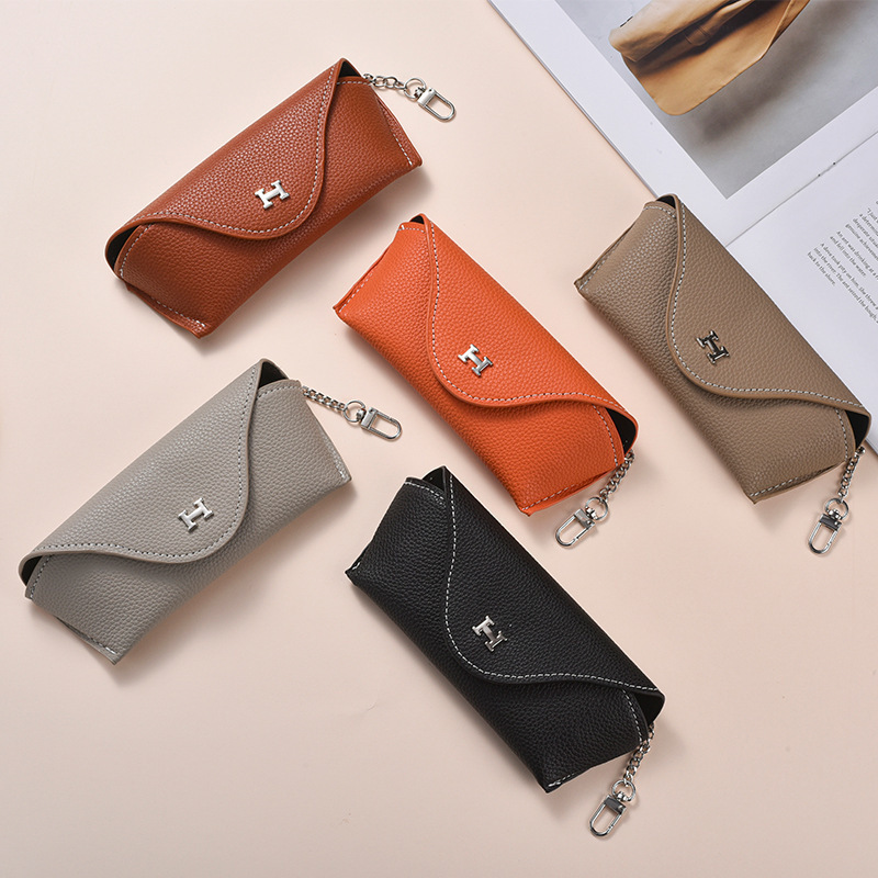 Fashionable Anti-Pressure Glasses Case, Portable Sunglasses Storage Bag, Anti-Drop and Anti-Fall Protective Cover for Men and Women's Prescription Glasses Fashionable Anti-Pressure Glasses Case, Portable Sunglasses Storage Bag, Anti-Drop and Anti-Fall Protective Cover for Men and Women's Prescription Glasses