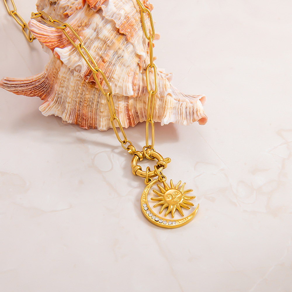 PVD Coated Real Gold Plated Sun Moon Titanium Steel Vintage Style Classic Style Waterproof Non Tarnish Titanium Steel Pendant Necklace display picture 5