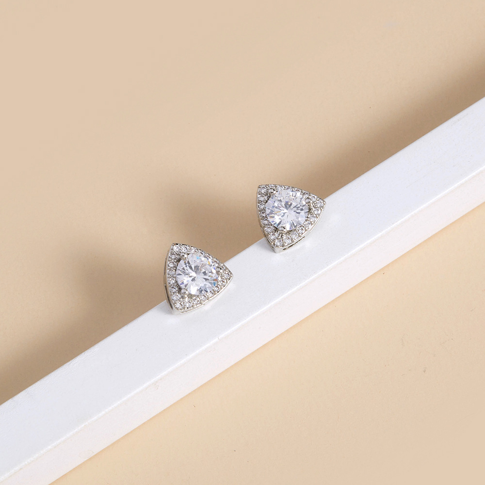 Boucles D&#39;oreilles Européennes Et Américaines En Cuivre Triangle Géométrique Micro-incrusté De Zirconium display picture 5