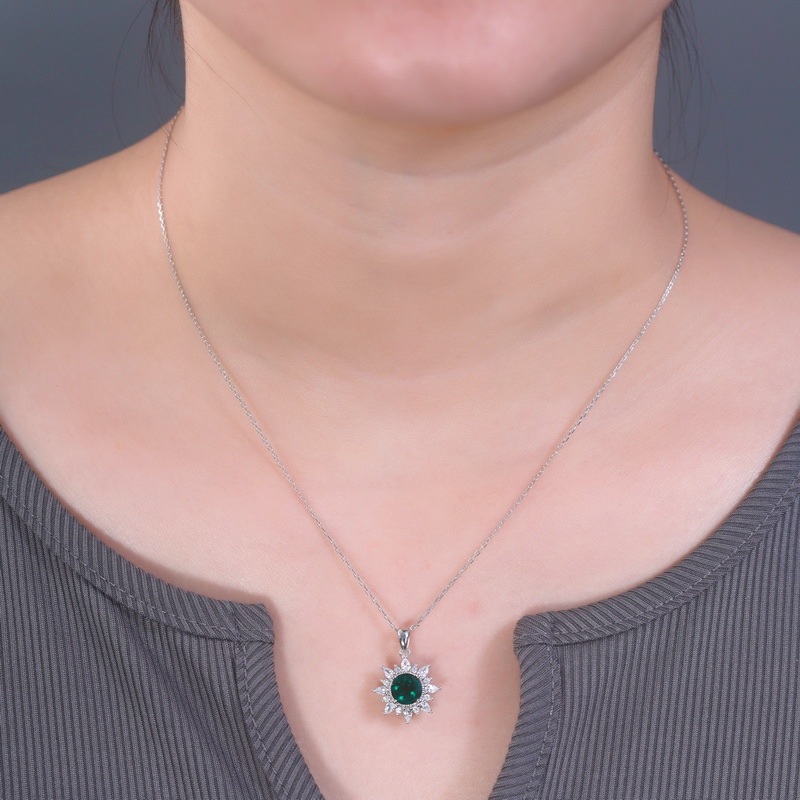 Nuevo collar colgante de esmeralda de cultivo de girasol transfronterizo S925 con incrustaciones de plata para cultivar la cadena de clavícula del tesoro de color Europa y América