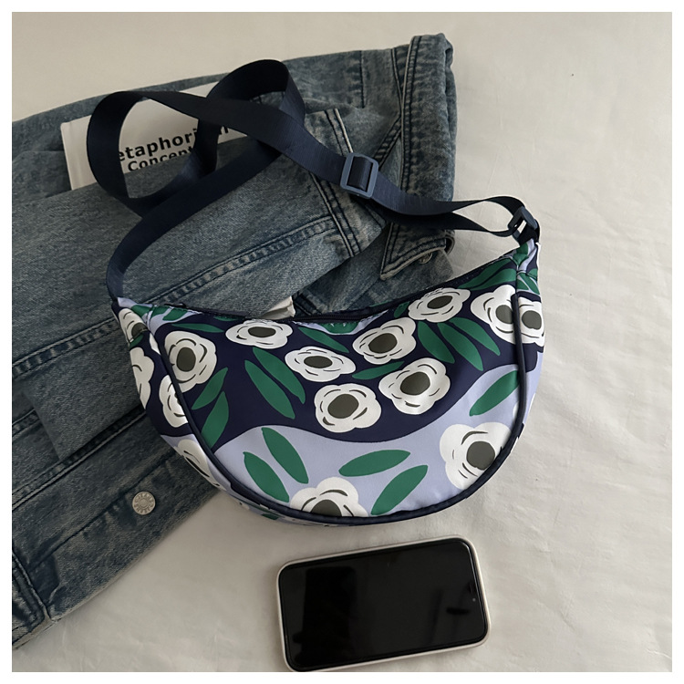 2025 Korean-style laid-back crossbody bag new versatile commuting dumpling bag, large-capacity commuting single-shoulder bag for women undefined