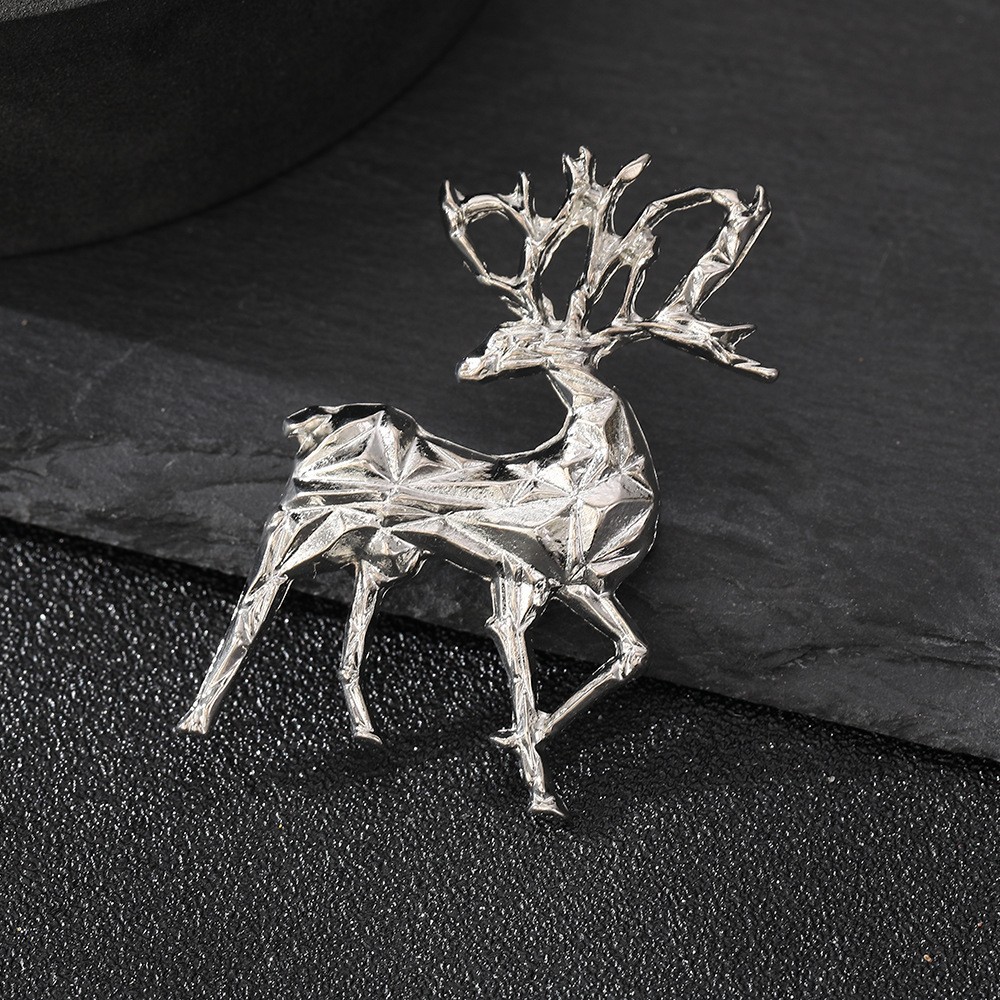 Broche para hombre diseño ciervo de navidad en oro 3d_voghion.com