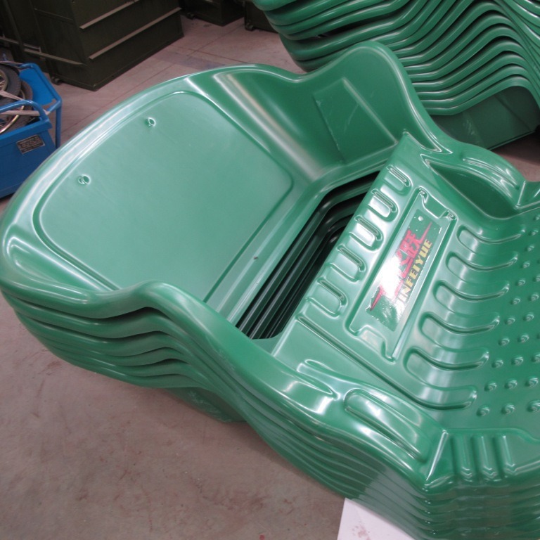 供应黄包车配套塑料坐椅简约纯色原配替换装靠背塑料双人凳子批发