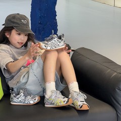 2025春夏新型子供ネット靴男の子通気性シングルネット運動靴女の子アウトドア軽量ファッション阿甘靴