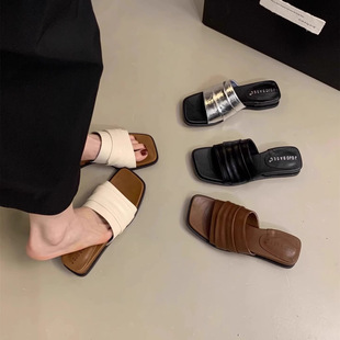 Thick Heel Pleated Flip-Flops for Women's Summer Outer Wear 2025 New French Sandals High-End Comfortable Mid-Heel Silver Slippers