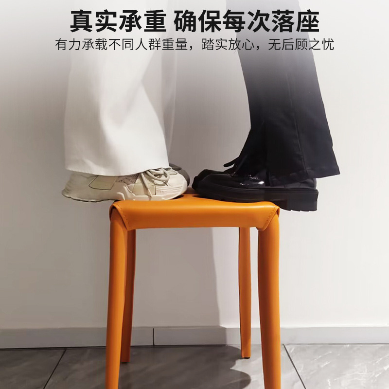 Taburetes italianos para tiendas de hierro forjado pueden apilarse para el hogar de reserva para la nueva casa de reubicación para ocupar el espacio de taburetes de comedor apilados