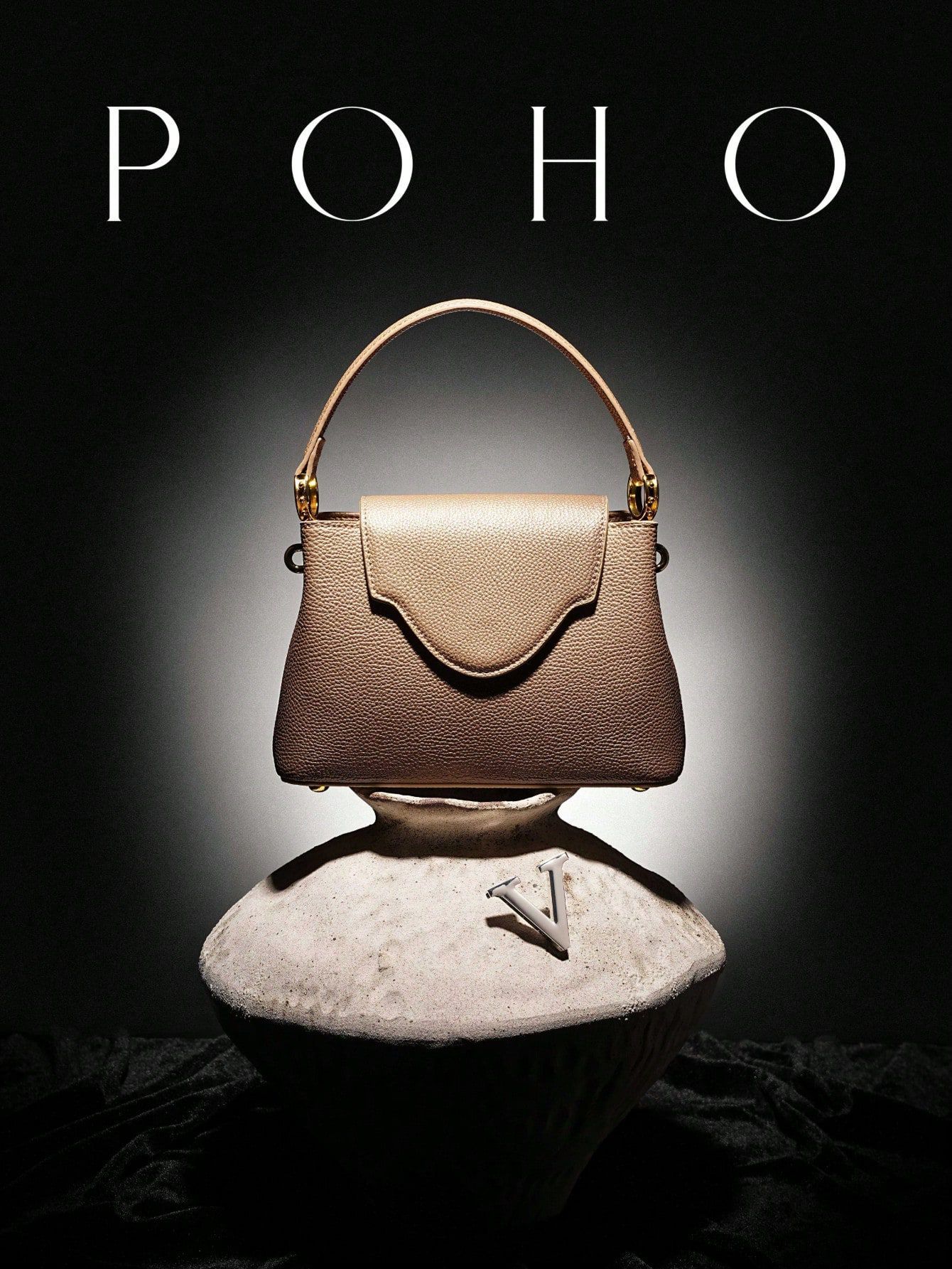 Nuevo poho2025 simple decoración en forma de V portátil estilo extranjero hombro de moda balde de moda bolsa de mujer